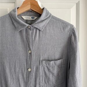 Old Navy Woman’s Heather Gray Button-Up Shirt